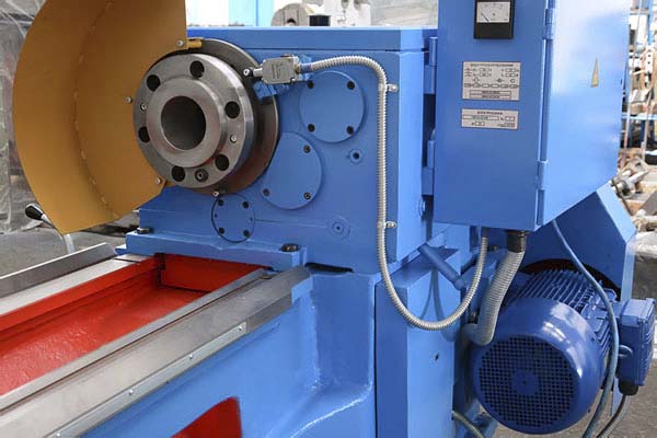 Передня бабка токарно-гвинторізного верстата 1М63 Передня бабка токарно-гвинторізного верстата 1М63